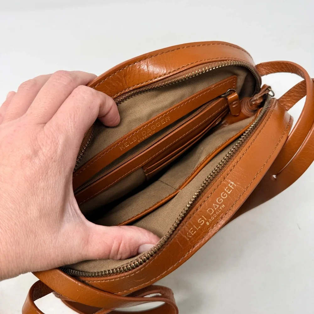 Madewell Crossbody Bag Brown Small Pebbled Leather Minimalist Everyday Timeless